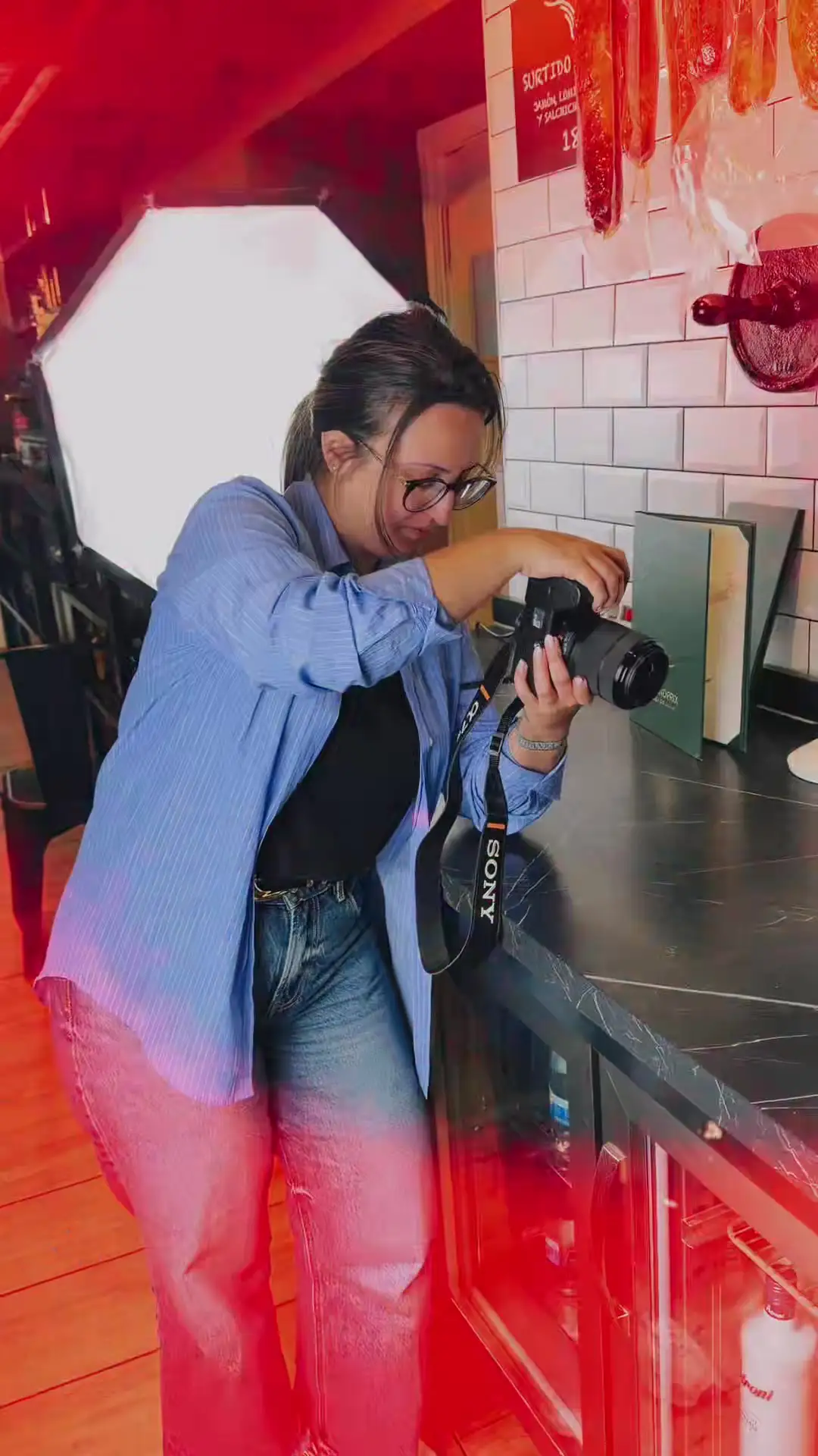 Grabación Grand Prix: Detrás de las cámaras de una sesión de foto y vídeo en un restaurante.